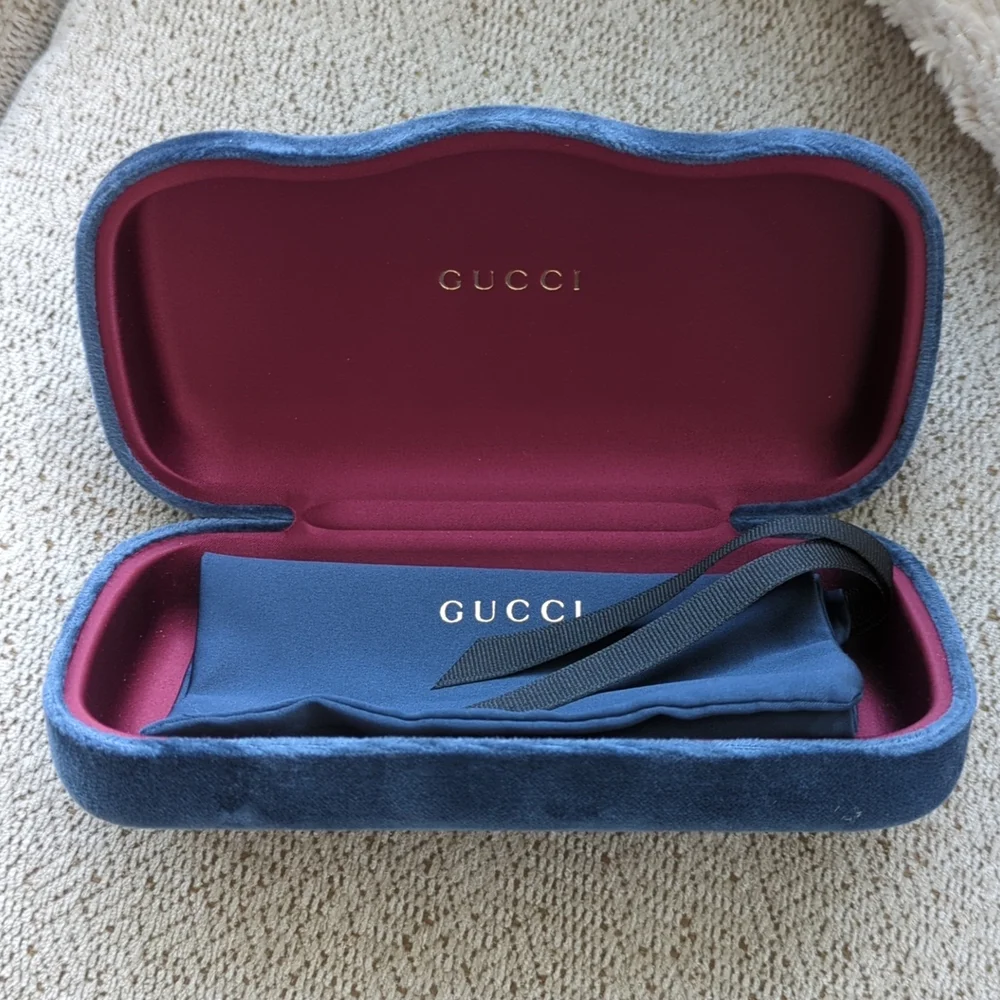 Gucci Sunglasses - Picture 4 of 5